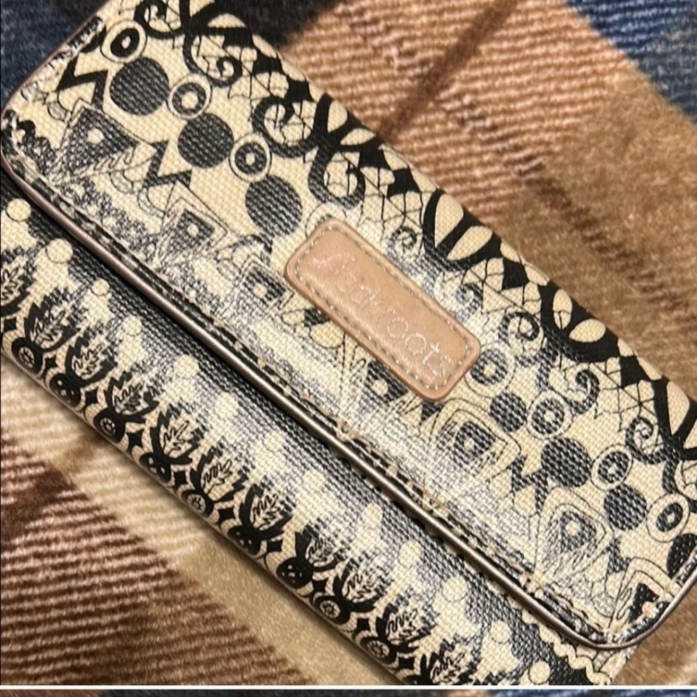 Sakroots Black and Beige Patterned Wallet